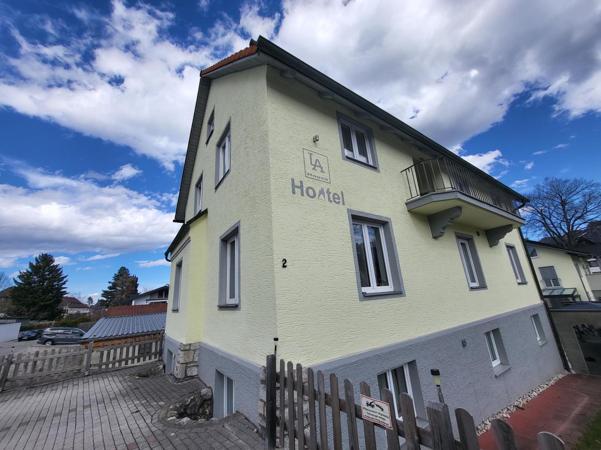 House La Neuschwanstein Blick - Budget City Hotel Füssen Esterno foto